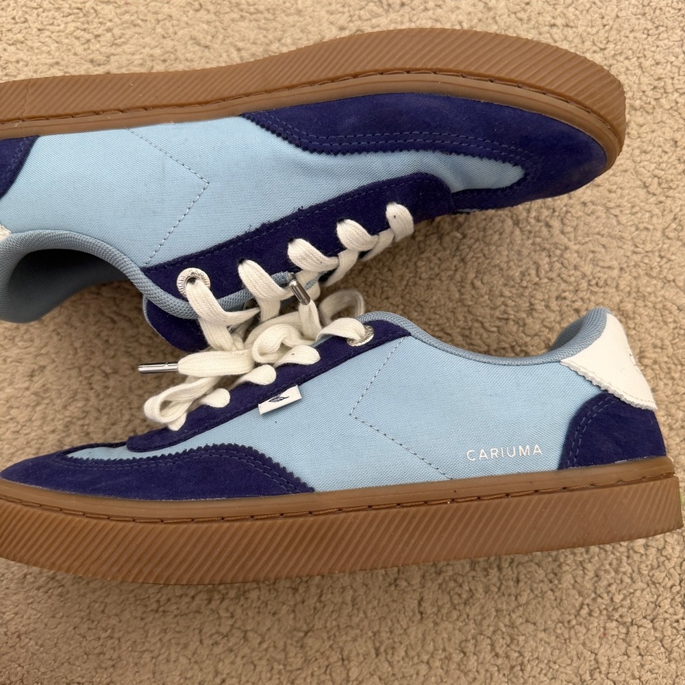 Cariuma blue sneakers - Picture 3 of 7